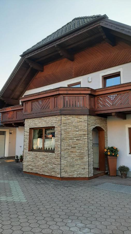 Neumann Ferienwohnung Fanning Mariapfarr Εξωτερικό φωτογραφία